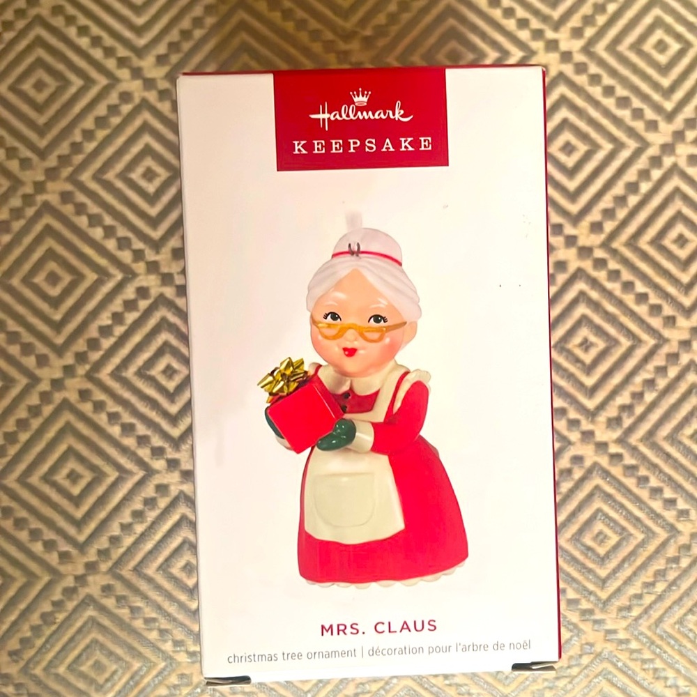 HALLMARK MRS. CLAUS 2024 LIMITED CHRISTMAS ORNAMENT NEW
